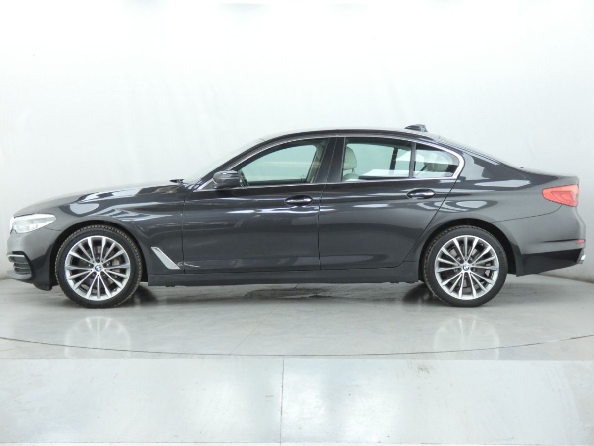 BMW 5 SERIES 3.0 530D SE 4D 261 BHP - 2017 - £13,700
