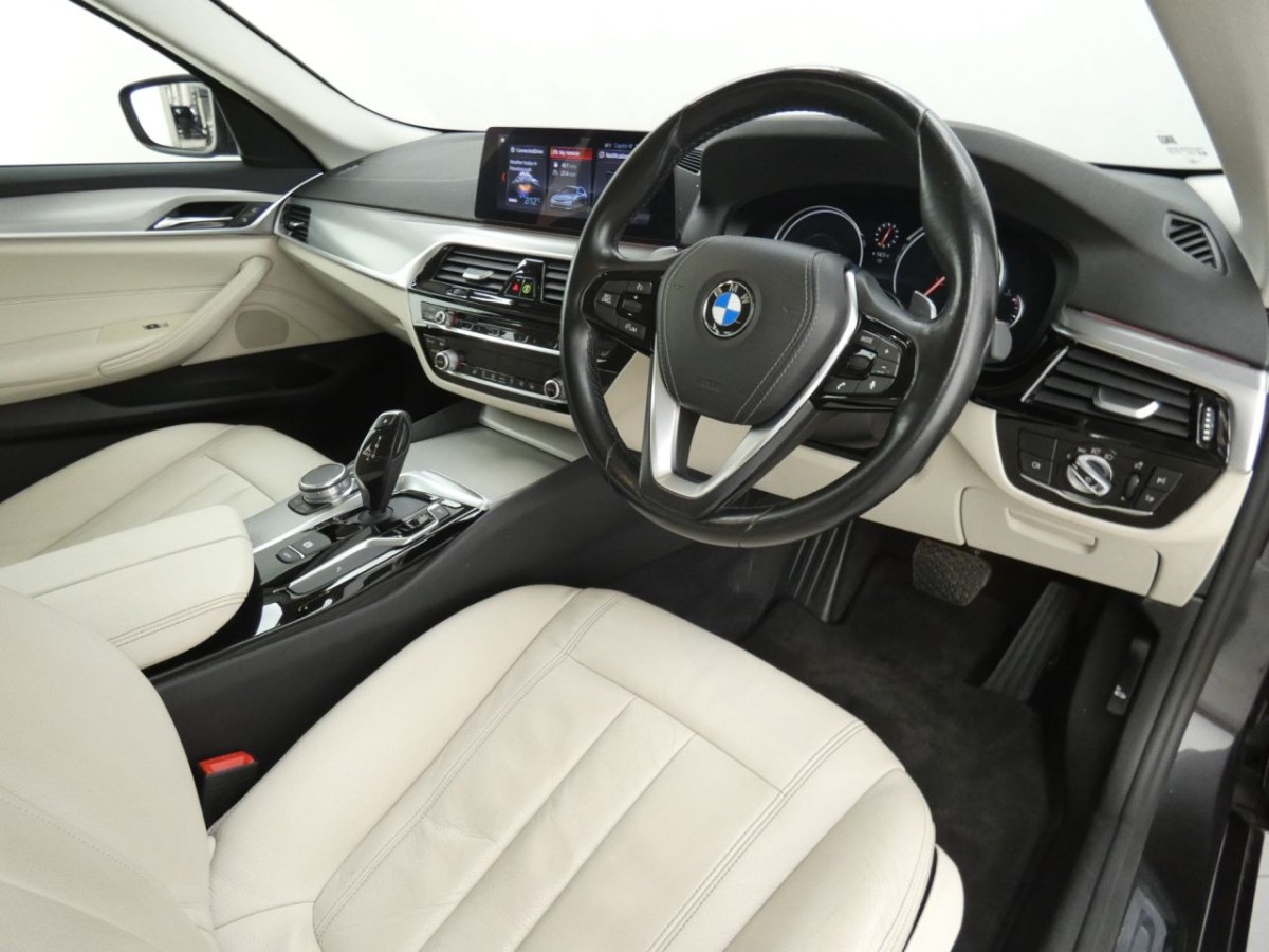 BMW 5 SERIES 3.0 530D SE 4D 261 BHP - 2017 - £13,700