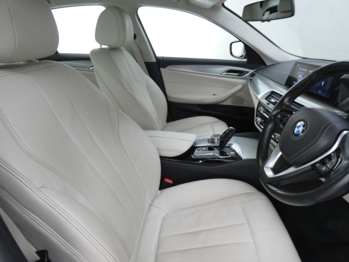 BMW 5 SERIES 3.0 530D SE 4D 261 BHP - 2017 - £13,700