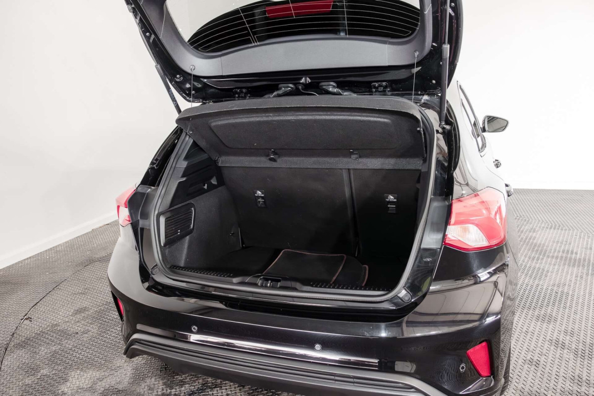 FORD FOCUS 2020 (20) 1.0T ECOBOOST ST-LINE X HATCHBACK 5DR PETROL MANUAL EURO 6 (S/S) (125 PS) - 2020 - £11,750