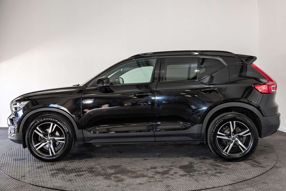 VOLVO XC40 2021 (21) 1.5 T3 R-DESIGN SUV 5DR PETROL AUTO EURO 6 (S/S) (163 PS) - 2021 - £17,200