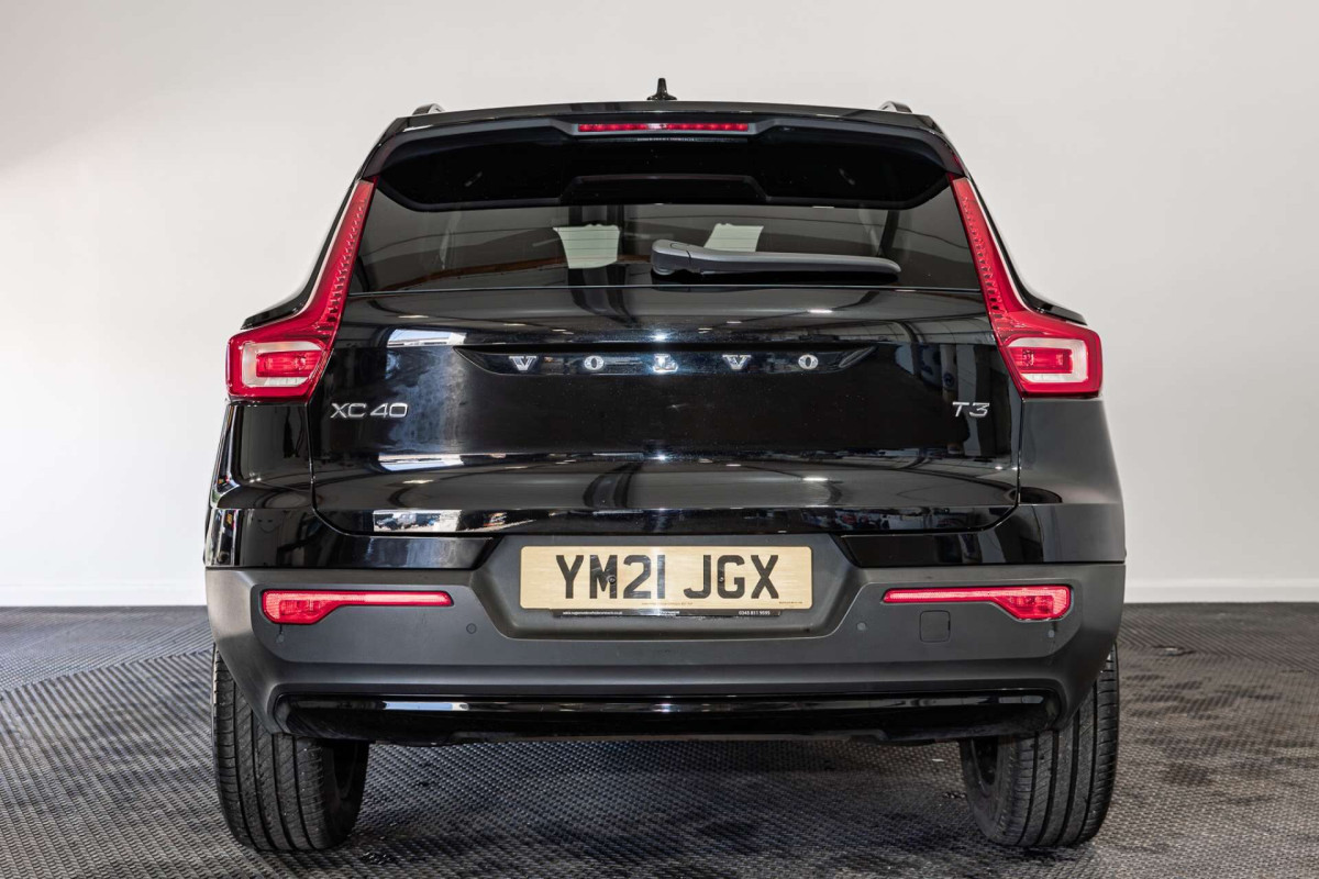 VOLVO XC40 2021 (21) 1.5 T3 R-DESIGN SUV 5DR PETROL AUTO EURO 6 (S/S) (163 PS) - 2021 - £17,200