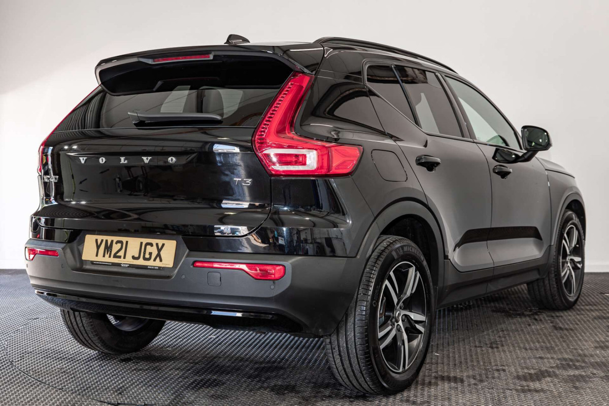 VOLVO XC40 2021 (21) 1.5 T3 R-DESIGN SUV 5DR PETROL AUTO EURO 6 (S/S) (163 PS) - 2021 - £17,200