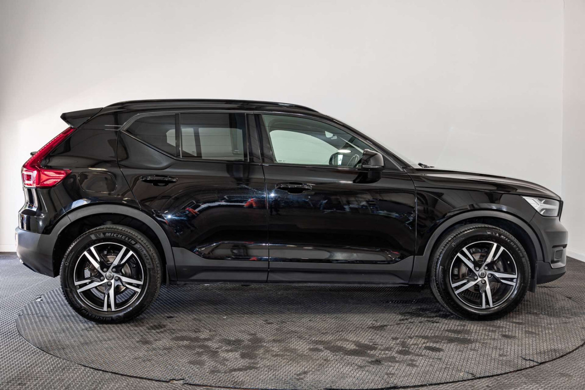 VOLVO XC40 2021 (21) 1.5 T3 R-DESIGN SUV 5DR PETROL AUTO EURO 6 (S/S) (163 PS) - 2021 - £17,200