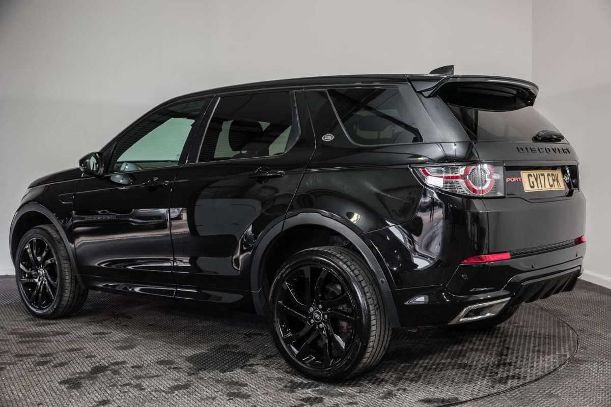 LAND ROVER DISCOVERY SPORT 2017 (17) 2.0 TD4 HSE DYNAMIC LUX SUV 5DR DIESEL AUTO 4WD EURO 6 (S/S) (180 PS) - 2017 - £14,650
