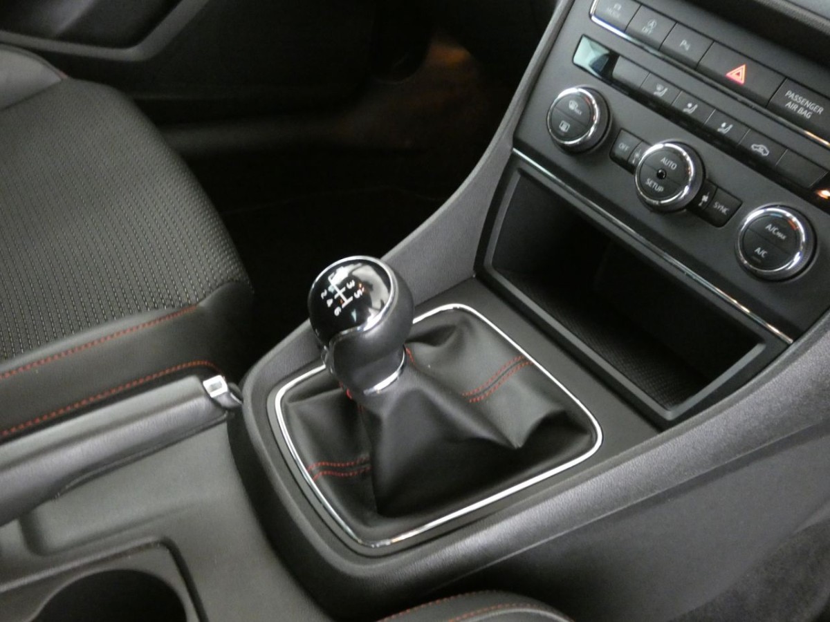 SEAT LEON 2.0 TDI FR 5D 150 BHP HATCHBACK - 2014 - £7,990