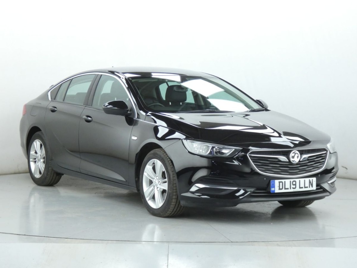 VAUXHALL INSIGNIA GRAND SPORT 1.6 TECH LINE NAV 5D 135 BHP - 2019 - £12,400