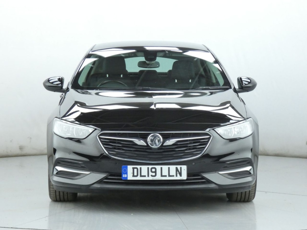VAUXHALL INSIGNIA GRAND SPORT 1.6 TECH LINE NAV 5D 135 BHP - 2019 - £12,400