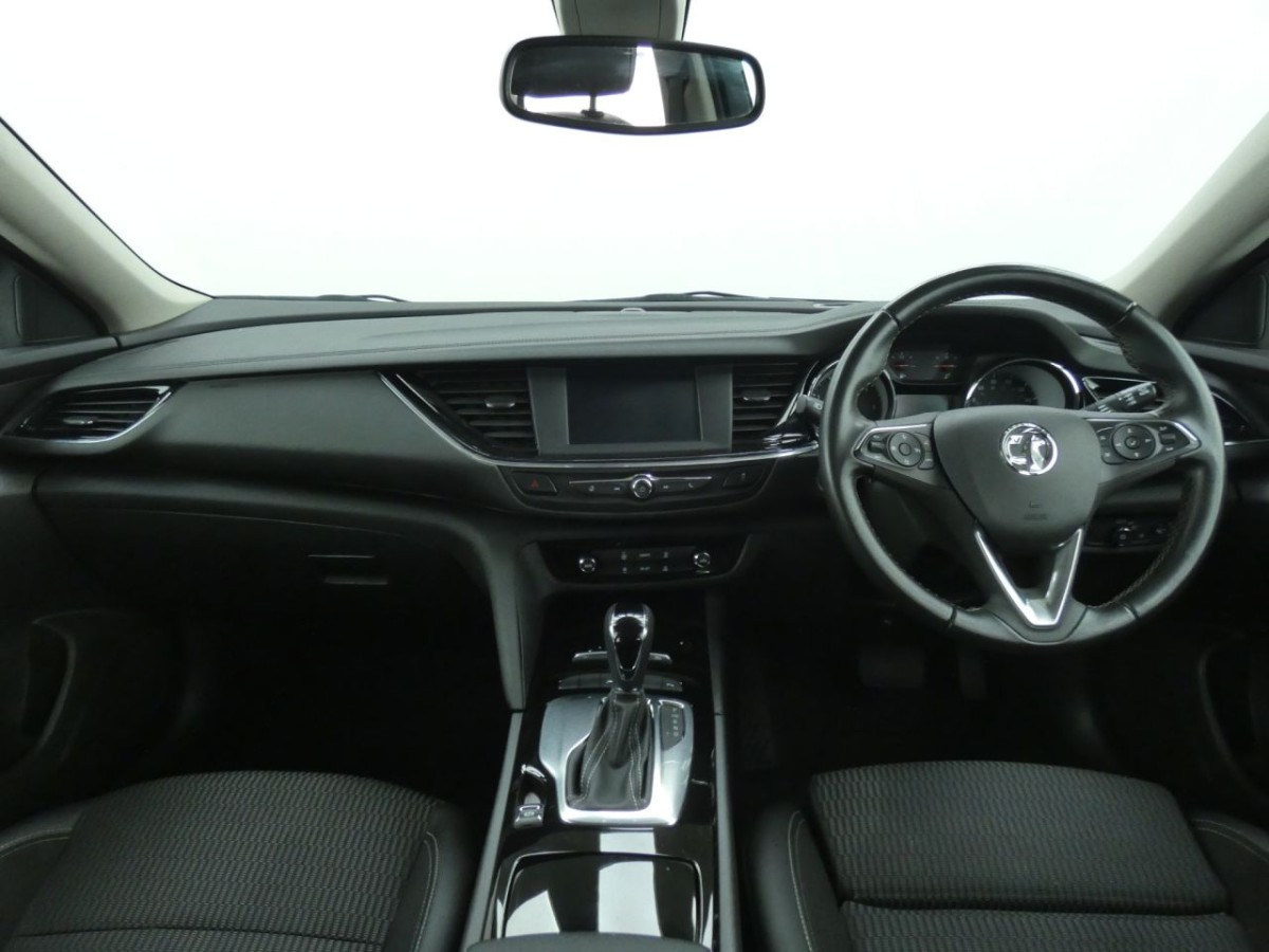 VAUXHALL INSIGNIA GRAND SPORT 1.6 TECH LINE NAV 5D 135 BHP - 2019 - £12,400