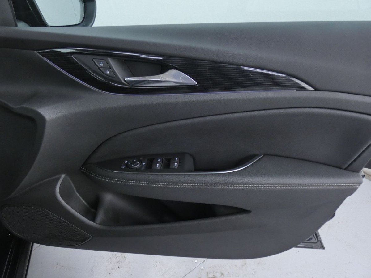 VAUXHALL INSIGNIA GRAND SPORT 1.6 TECH LINE NAV 5D 135 BHP - 2019 - £12,400