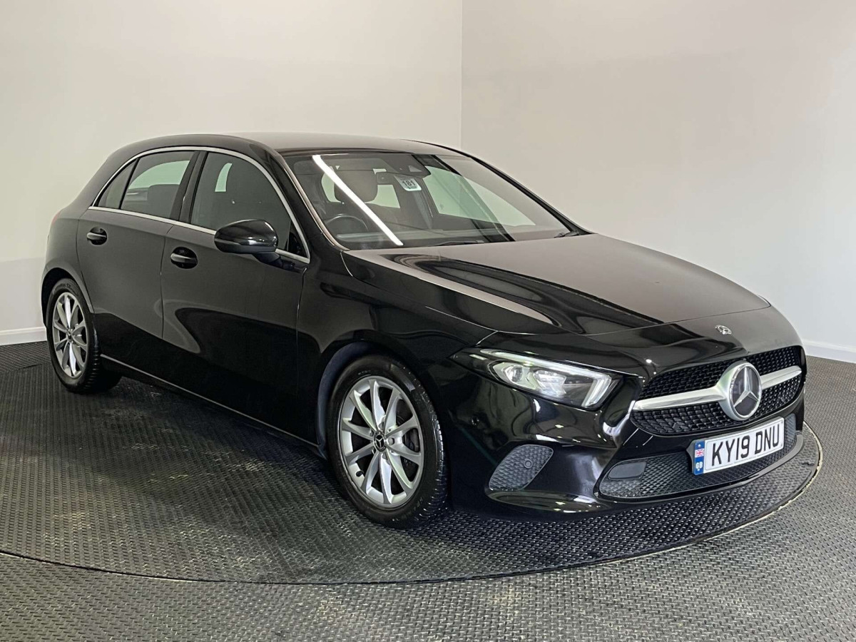 MERCEDES-BENZ A CLASS 2019 (19) 1.5 A180D SPORT (EXECUTIVE) HATCHBACK 5DR DIESEL 7G-DCT EURO 6 (S/S) (116 P - 2019 - £14,200