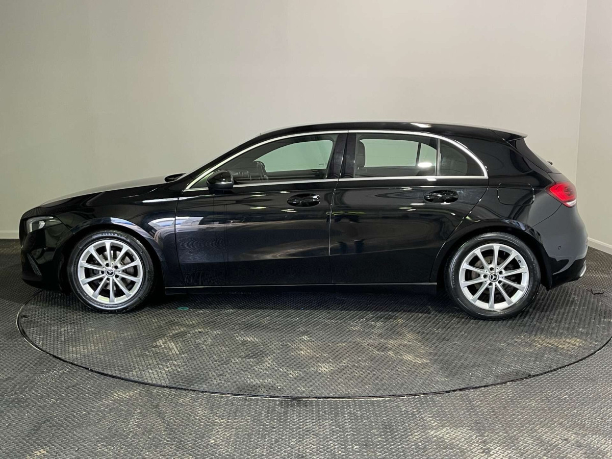 MERCEDES-BENZ A CLASS 2019 (19) 1.5 A180D SPORT (EXECUTIVE) HATCHBACK 5DR DIESEL 7G-DCT EURO 6 (S/S) (116 P - 2019 - £14,200