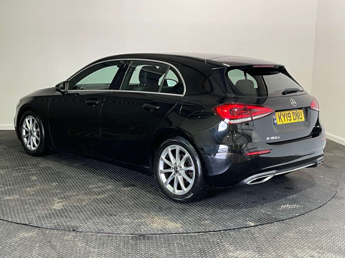 MERCEDES-BENZ A CLASS 2019 (19) 1.5 A180D SPORT (EXECUTIVE) HATCHBACK 5DR DIESEL 7G-DCT EURO 6 (S/S) (116 P - 2019 - £14,200