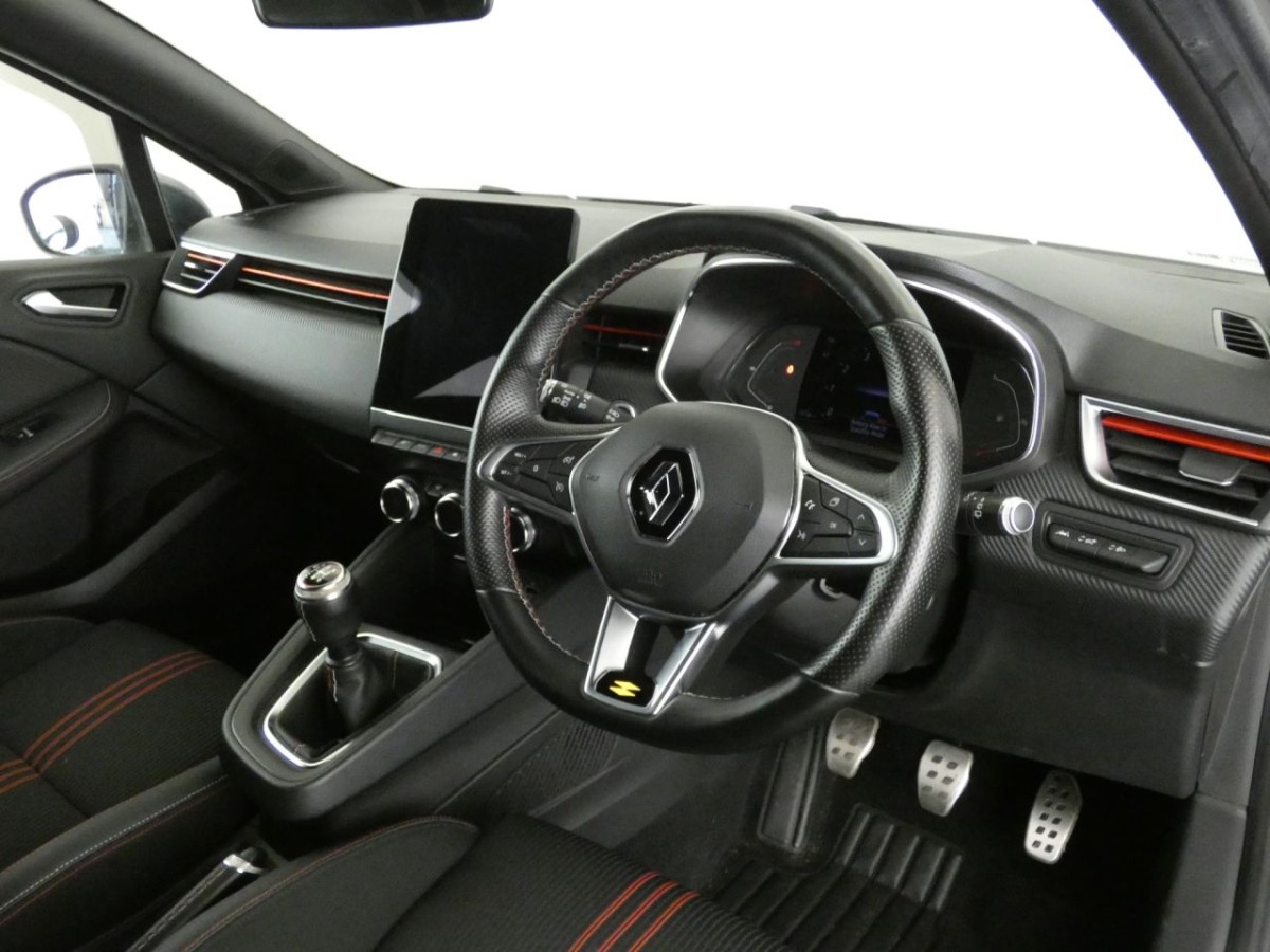 RENAULT CLIO 1.0 RS LINE TCE 5D 100 BHP - 2020 - £11,990
