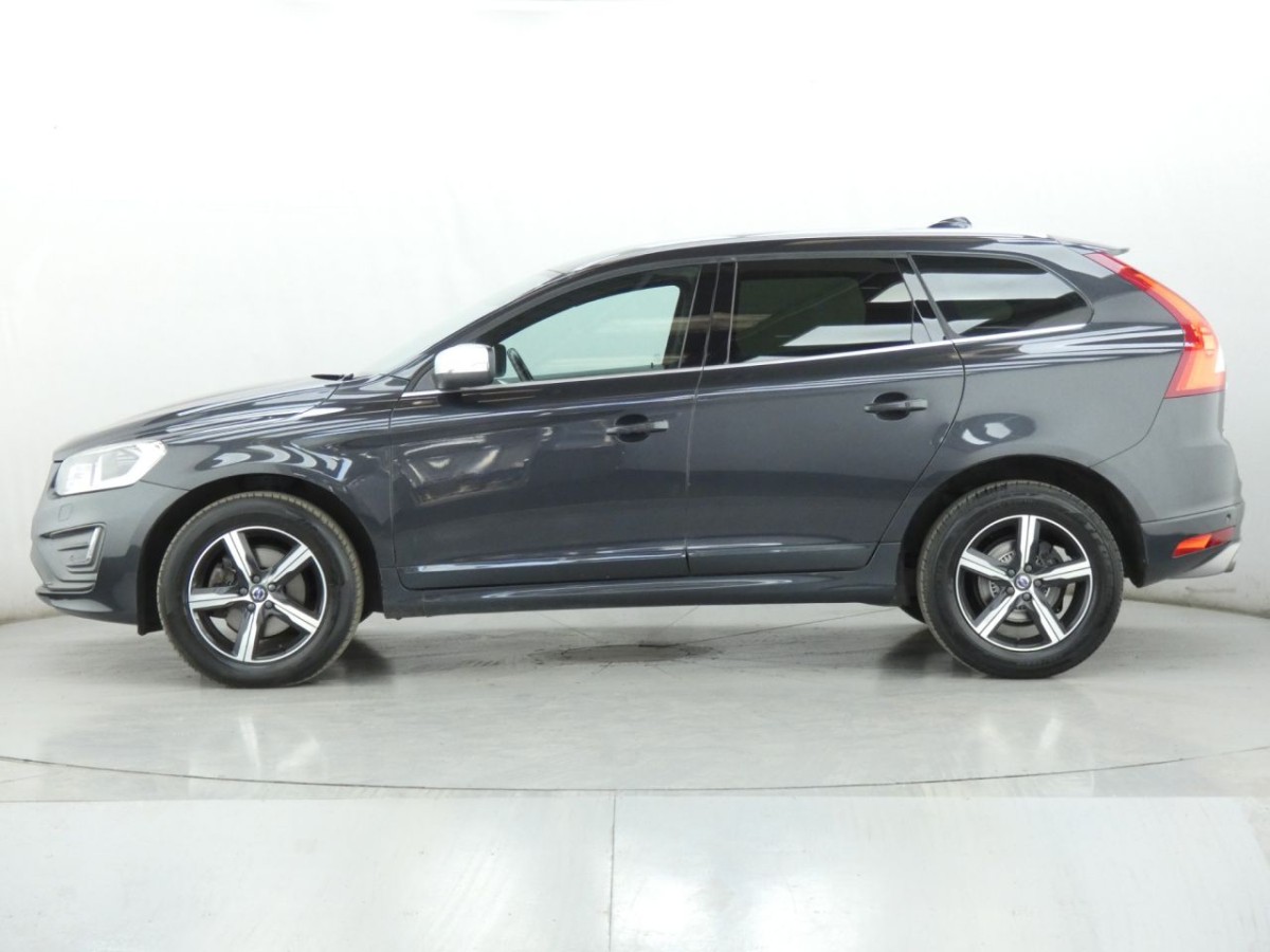 VOLVO XC60 2.0 D4 R-DESIGN LUX NAV 5D 188 BHP - 2017 - £14,990