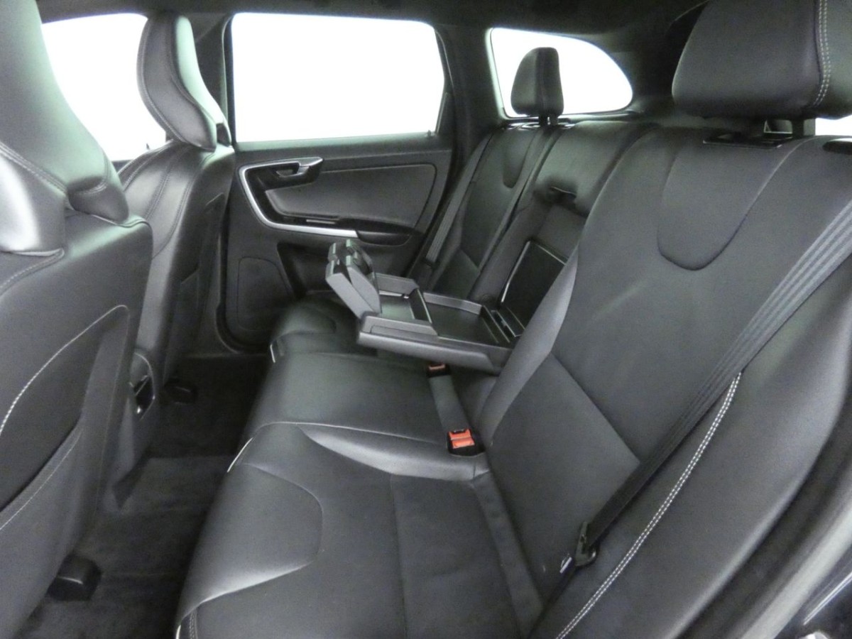 VOLVO XC60 2.0 D4 R-DESIGN LUX NAV 5D 188 BHP - 2017 - £14,990