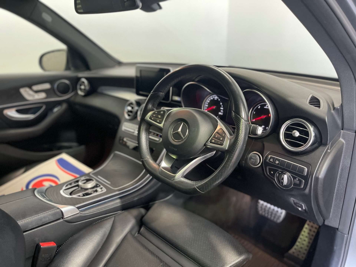 MERCEDES-BENZ GLC 2017 (67) 2.1 GLC250D AMG LINE (PREMIUM) SUV 5DR DIESEL G-TRONIC 4MATIC EURO 6 (S/S) - 2017 - £18,000