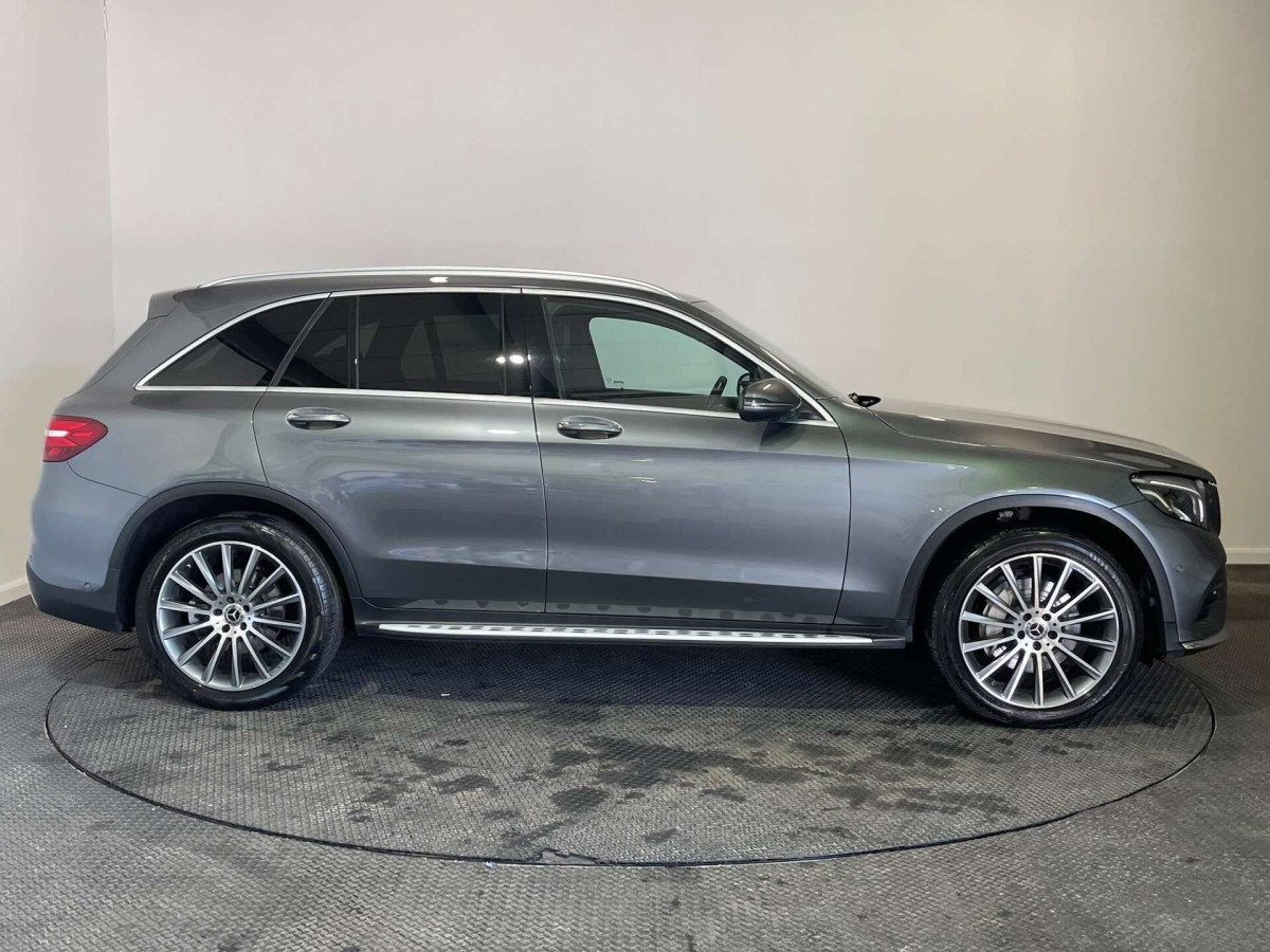 MERCEDES-BENZ GLC 2017 (67) 2.1 GLC250D AMG LINE (PREMIUM) SUV 5DR DIESEL G-TRONIC 4MATIC EURO 6 (S/S) - 2017 - £18,000