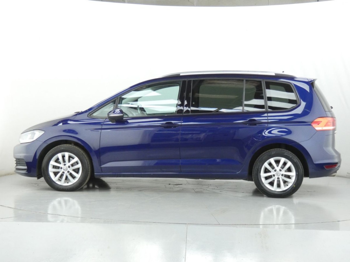 VOLKSWAGEN TOURAN 2.0 SE FAMILY TDI BLUEMOTION TECHNOLOGY DSG 5D 148 BHP - 2018 - £16,700