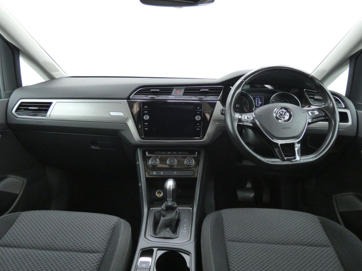 VOLKSWAGEN TOURAN 2.0 SE FAMILY TDI BLUEMOTION TECHNOLOGY DSG 5D 148 BHP - 2018 - £16,700