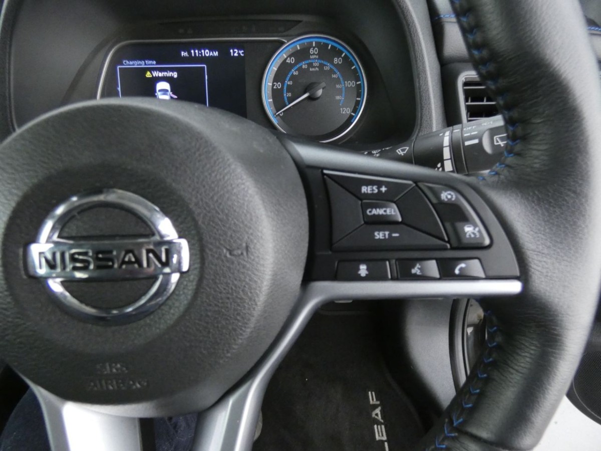 NISSAN LEAF N-CONNECTA 5D 148 BHP - 2021 - £12,400