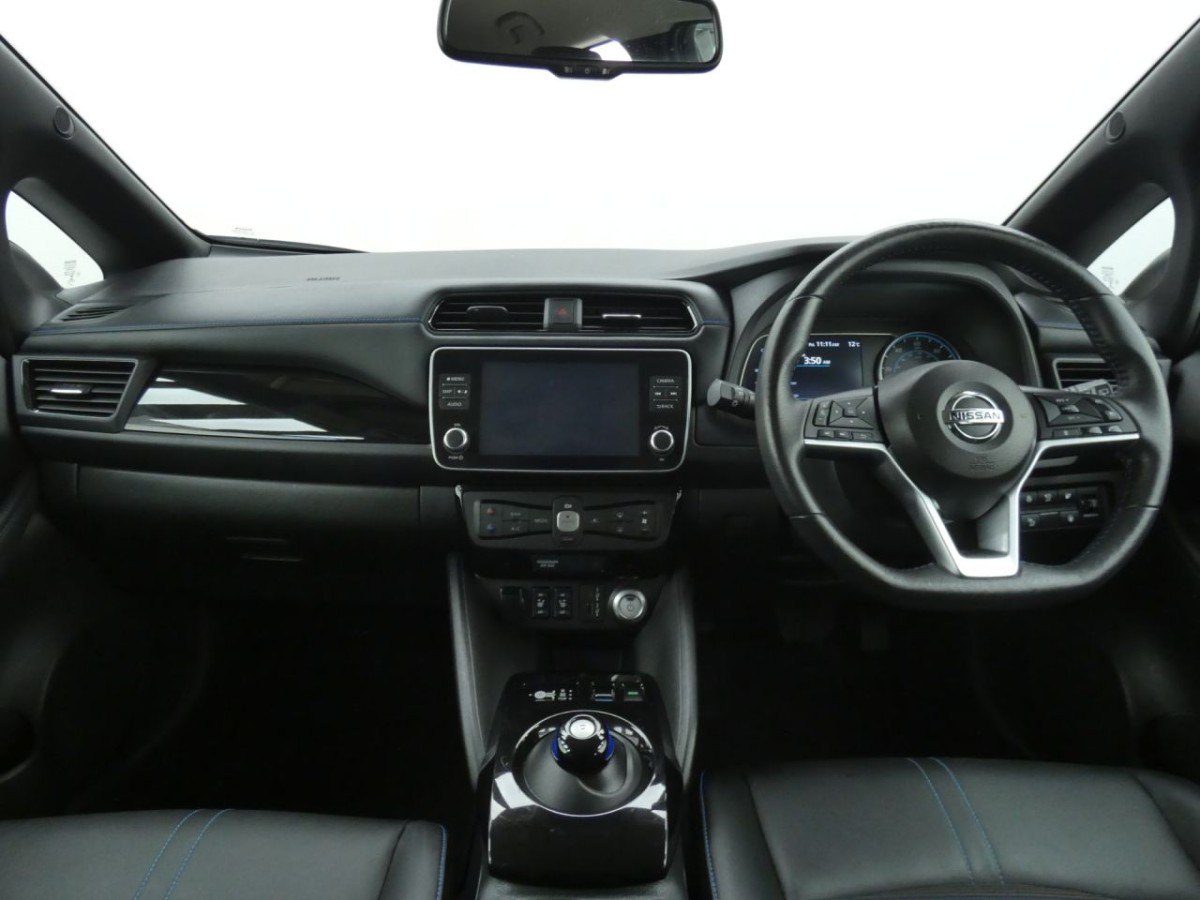 NISSAN LEAF N-CONNECTA 5D 148 BHP - 2021 - £12,400