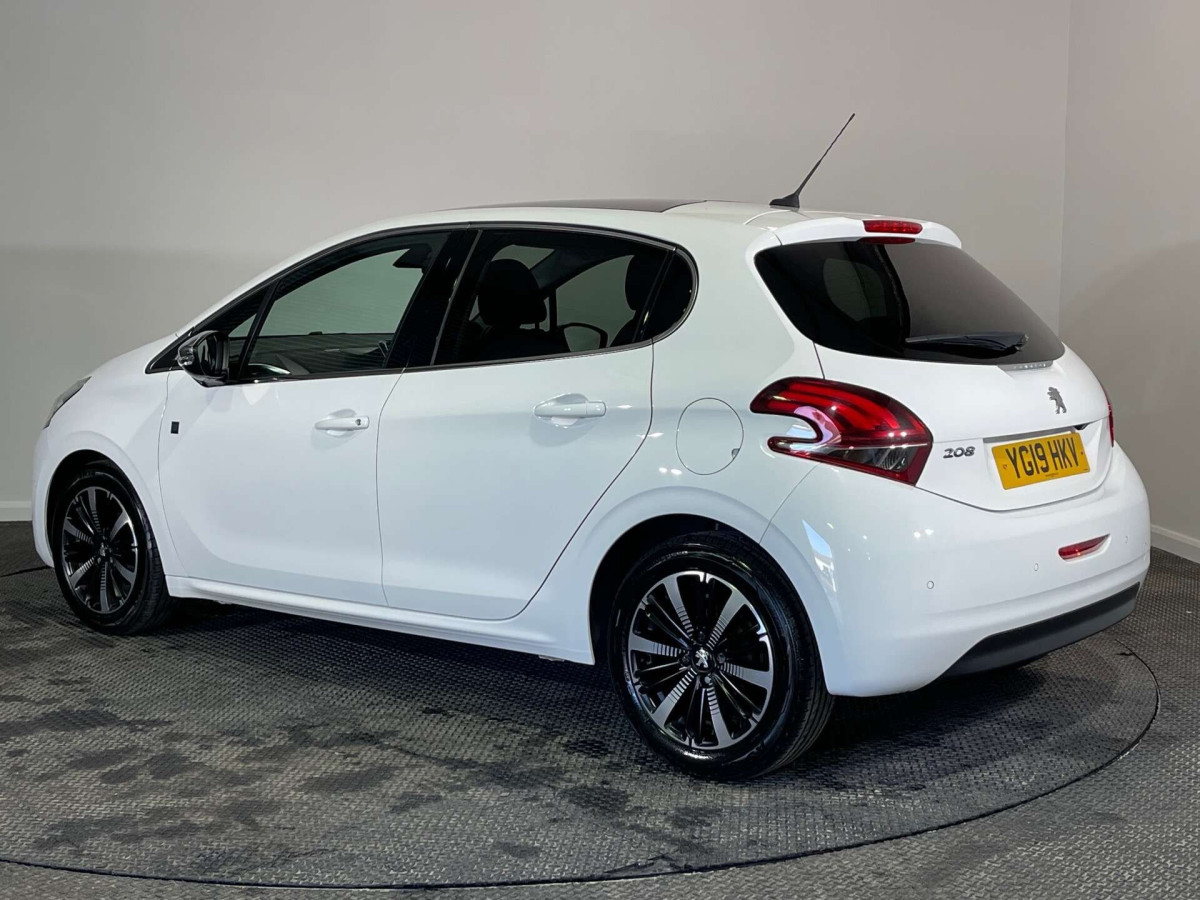 PEUGEOT 208 2019 (19) 1.2 PURETECH TECH EDITION HATCHBACK 5DR PETROL MANUAL EURO 6 (S/S) (82 PS) - 2019 - £7,300