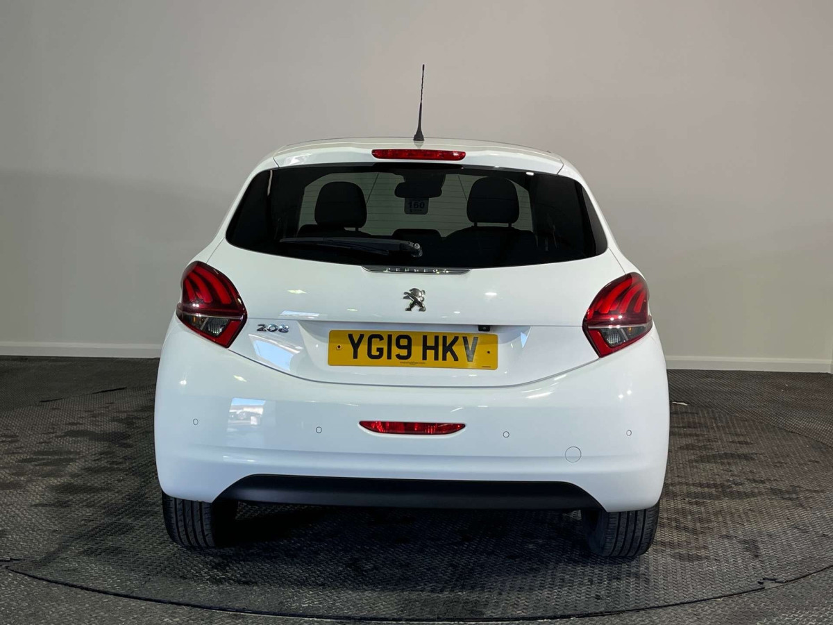 PEUGEOT 208 2019 (19) 1.2 PURETECH TECH EDITION HATCHBACK 5DR PETROL MANUAL EURO 6 (S/S) (82 PS) - 2019 - £7,300