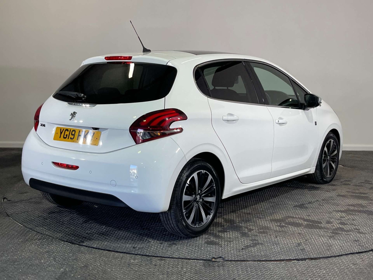 PEUGEOT 208 2019 (19) 1.2 PURETECH TECH EDITION HATCHBACK 5DR PETROL MANUAL EURO 6 (S/S) (82 PS) - 2019 - £7,300
