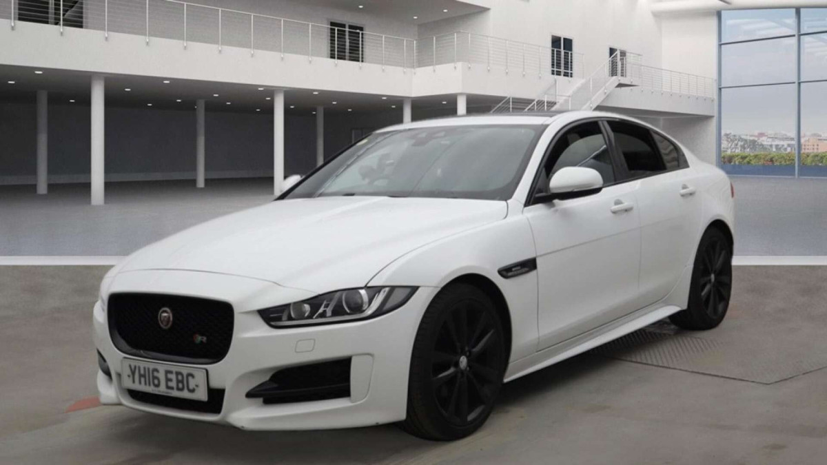 JAGUAR XE 2016 (16) 2.0D R-SPORT SALOON 4DR DIESEL MANUAL EURO 6 (S/S) (180 PS) - 2016 - £8,900