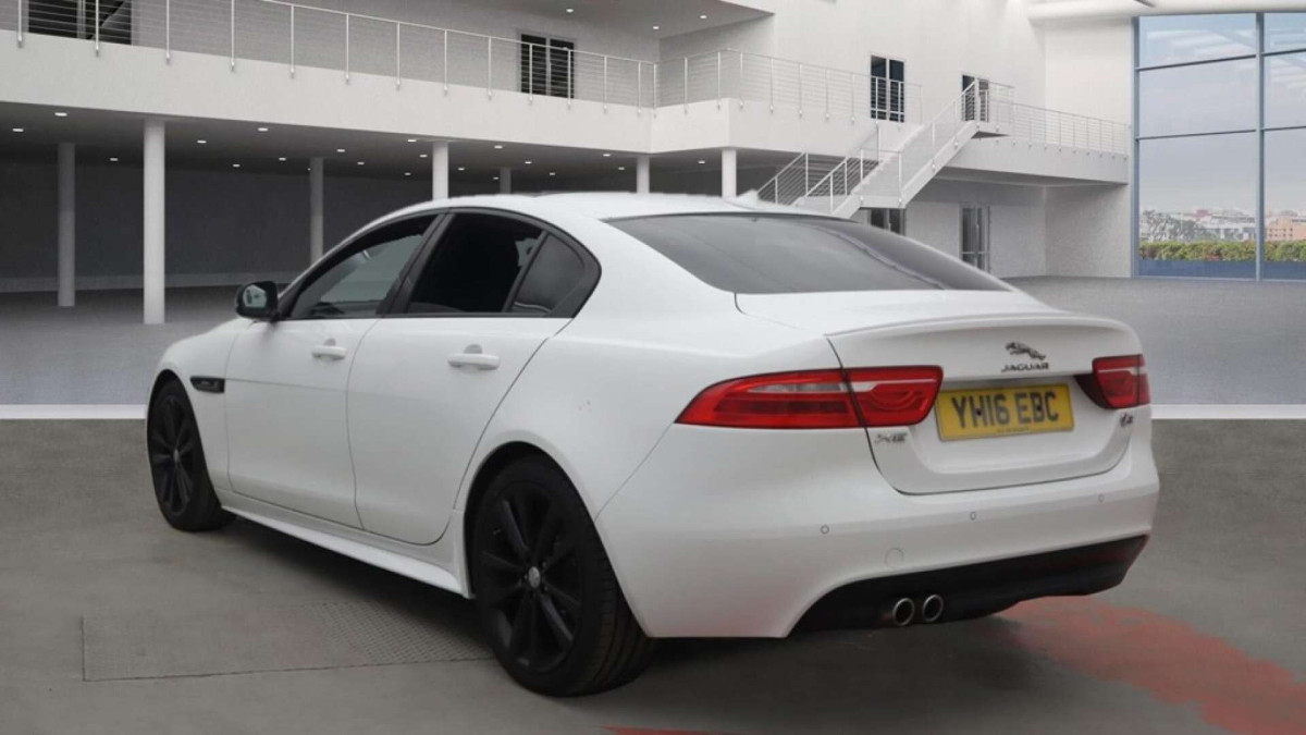 JAGUAR XE 2016 (16) 2.0D R-SPORT SALOON 4DR DIESEL MANUAL EURO 6 (S/S) (180 PS) - 2016 - £8,900