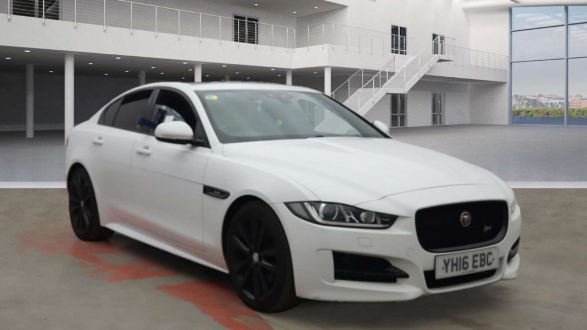 JAGUAR XE 2016 (16) 2.0D R-SPORT SALOON 4DR DIESEL MANUAL EURO 6 (S/S) (180 PS) - 2016 - £8,900