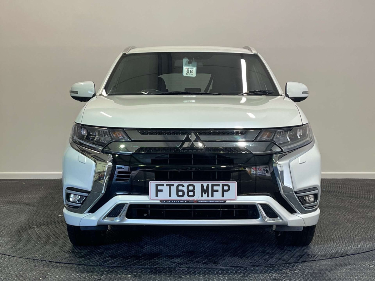 MITSUBISHI OUTLANDER 2018 (68) 2.4H TWINMOTOR 13.8KWH 4H SUV 5DR PETROL PLUG-IN HYBRID CVT 4WD EURO 6 (S/S - 2018 - £14,250