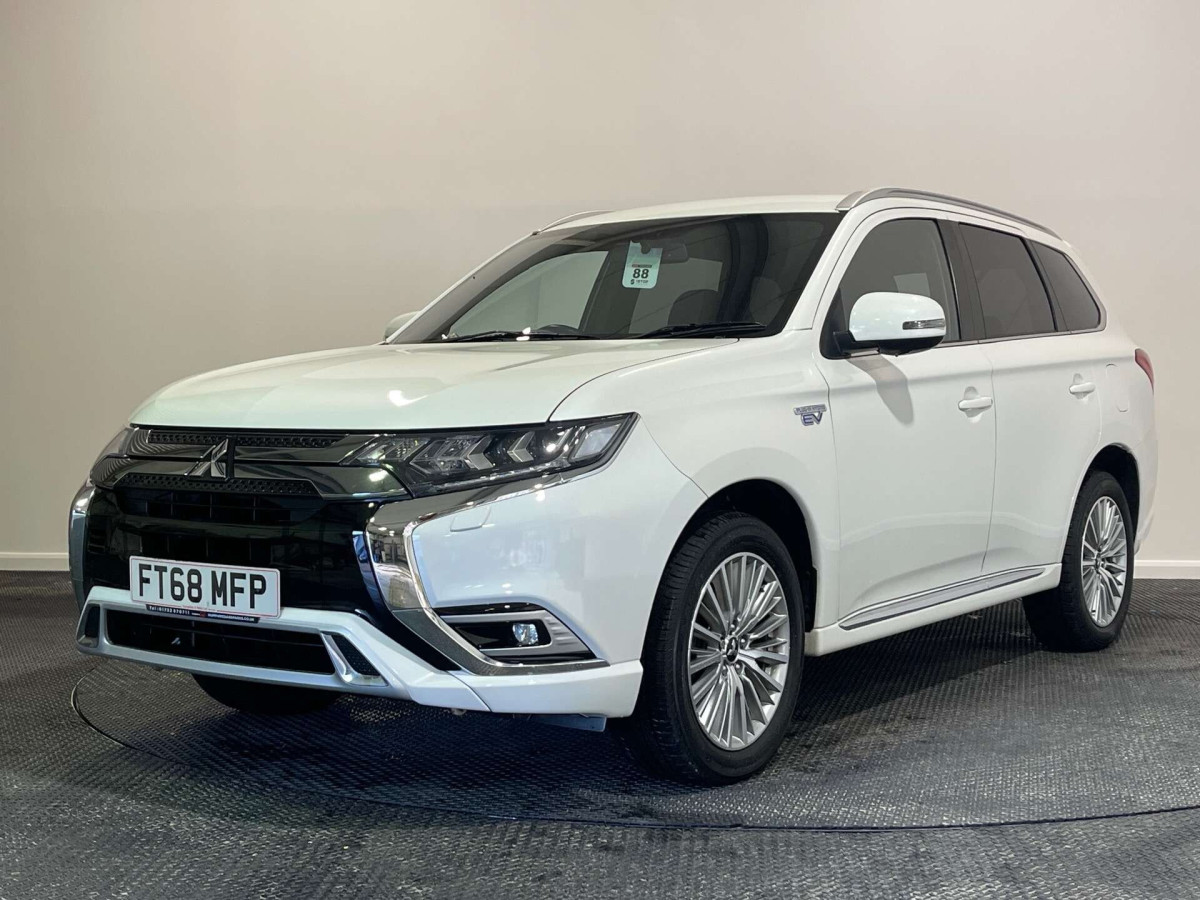 MITSUBISHI OUTLANDER 2018 (68) 2.4H TWINMOTOR 13.8KWH 4H SUV 5DR PETROL PLUG-IN HYBRID CVT 4WD EURO 6 (S/S - 2018 - £14,250