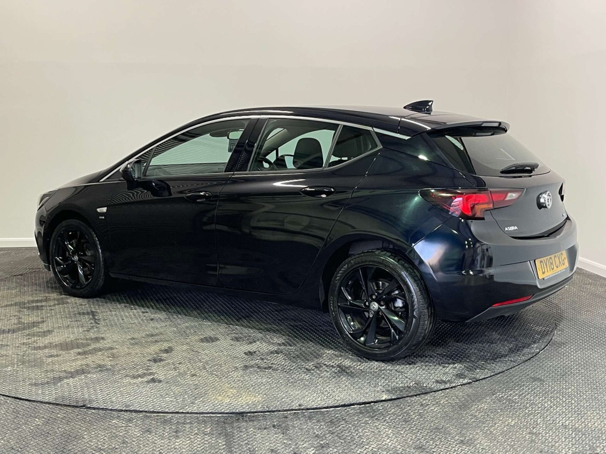 VAUXHALL ASTRA 2018 (18) 1.0I TURBO ECOTEC SRI NAV HATCHBACK 5DR PETROL MANUAL EURO 6 (S/S) (105 PS) - 2018 - £5,800