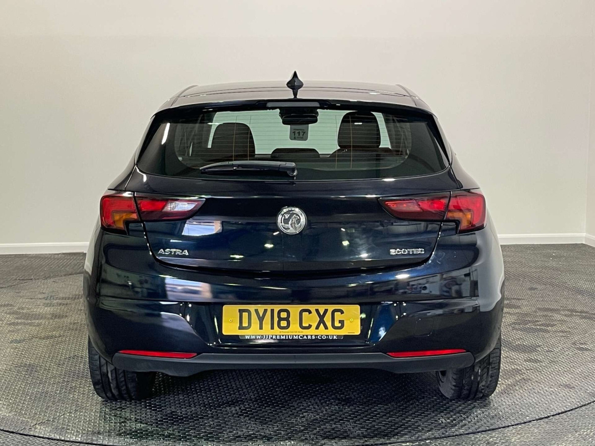 VAUXHALL ASTRA 2018 (18) 1.0I TURBO ECOTEC SRI NAV HATCHBACK 5DR PETROL MANUAL EURO 6 (S/S) (105 PS) - 2018 - £5,800