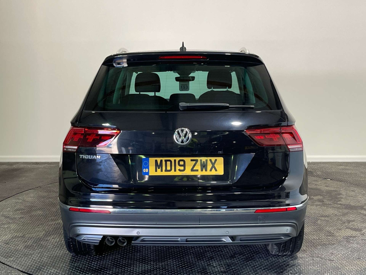 VOLKSWAGEN TIGUAN 2019 (19) 2.0 TDI SEL SUV 5DR DIESEL MANUAL EURO 6 (S/S) (150 PS) - 2019 - £14,500