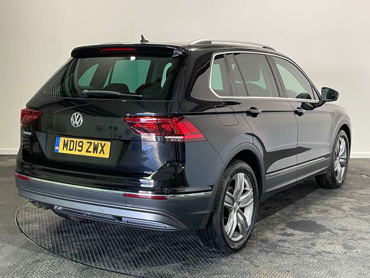 VOLKSWAGEN TIGUAN 2019 (19) 2.0 TDI SEL SUV 5DR DIESEL MANUAL EURO 6 (S/S) (150 PS) - 2019 - £14,500
