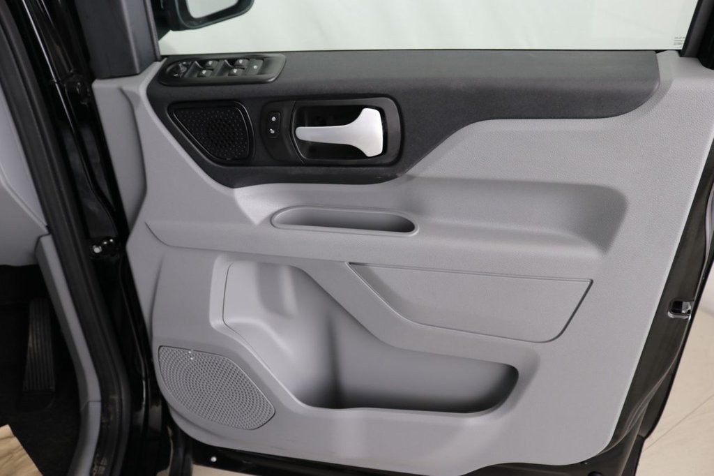 LEVC TX 1.5 VISTA 4D 148 BHP - 2020 - £47,990