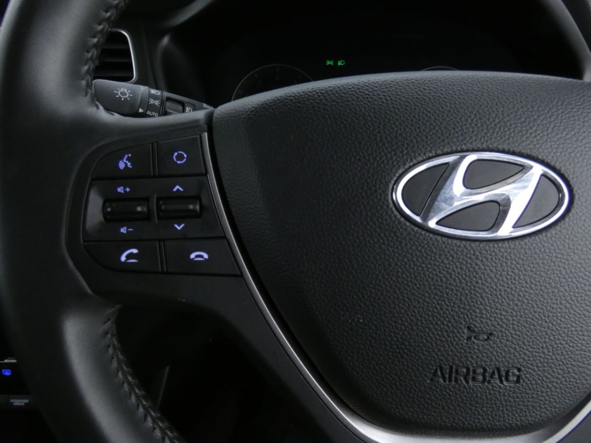 HYUNDAI I20 1.2 MPI PLAY 5D 83 BHP - 2019 - £10,990