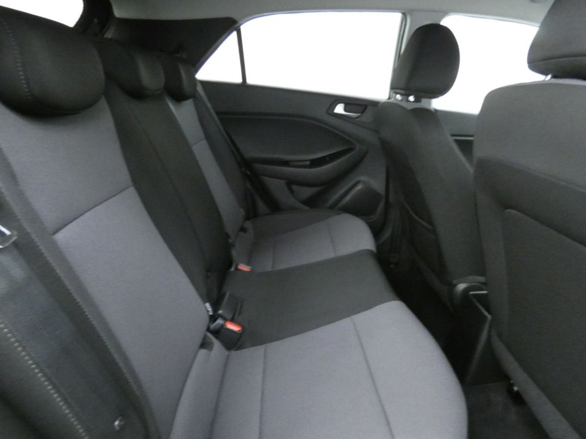 HYUNDAI I20 1.2 MPI PLAY 5D 83 BHP - 2019 - £10,990