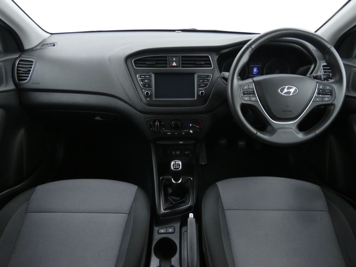 HYUNDAI I20 1.2 MPI PLAY 5D 83 BHP - 2019 - £10,990
