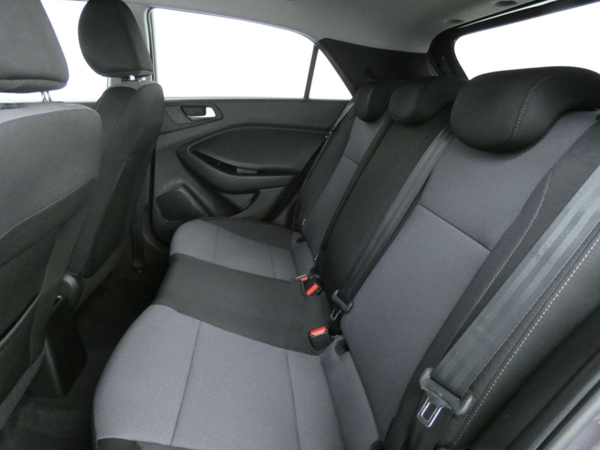 HYUNDAI I20 1.2 MPI PLAY 5D 83 BHP - 2019 - £10,990