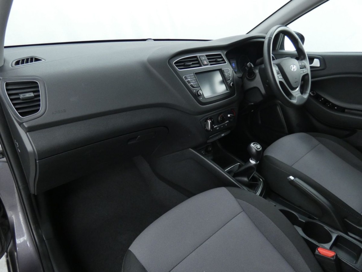 HYUNDAI I20 1.2 MPI PLAY 5D 83 BHP - 2019 - £10,990