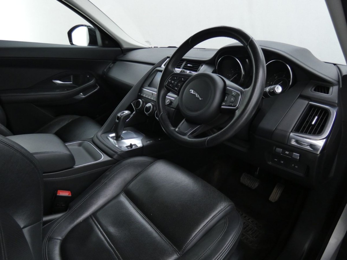 JAGUAR E-PACE 2.0 S 5D 148 BHP - 2019 - £16,990
