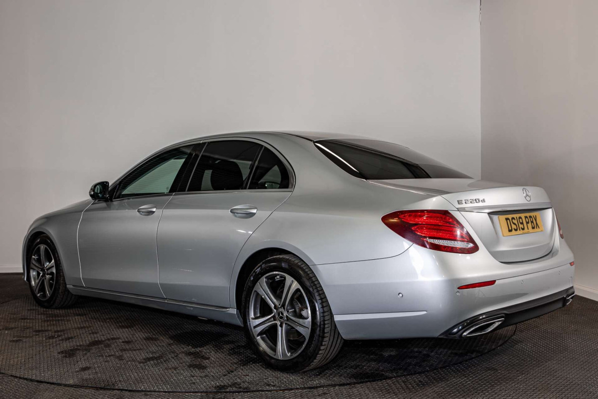 MERCEDES-BENZ E CLASS 2019 (19) 2.0 E220D SE SALOON 4DR DIESEL G-TRONIC+ EURO 6 (S/S) (194 PS) - 2019 - £16,200