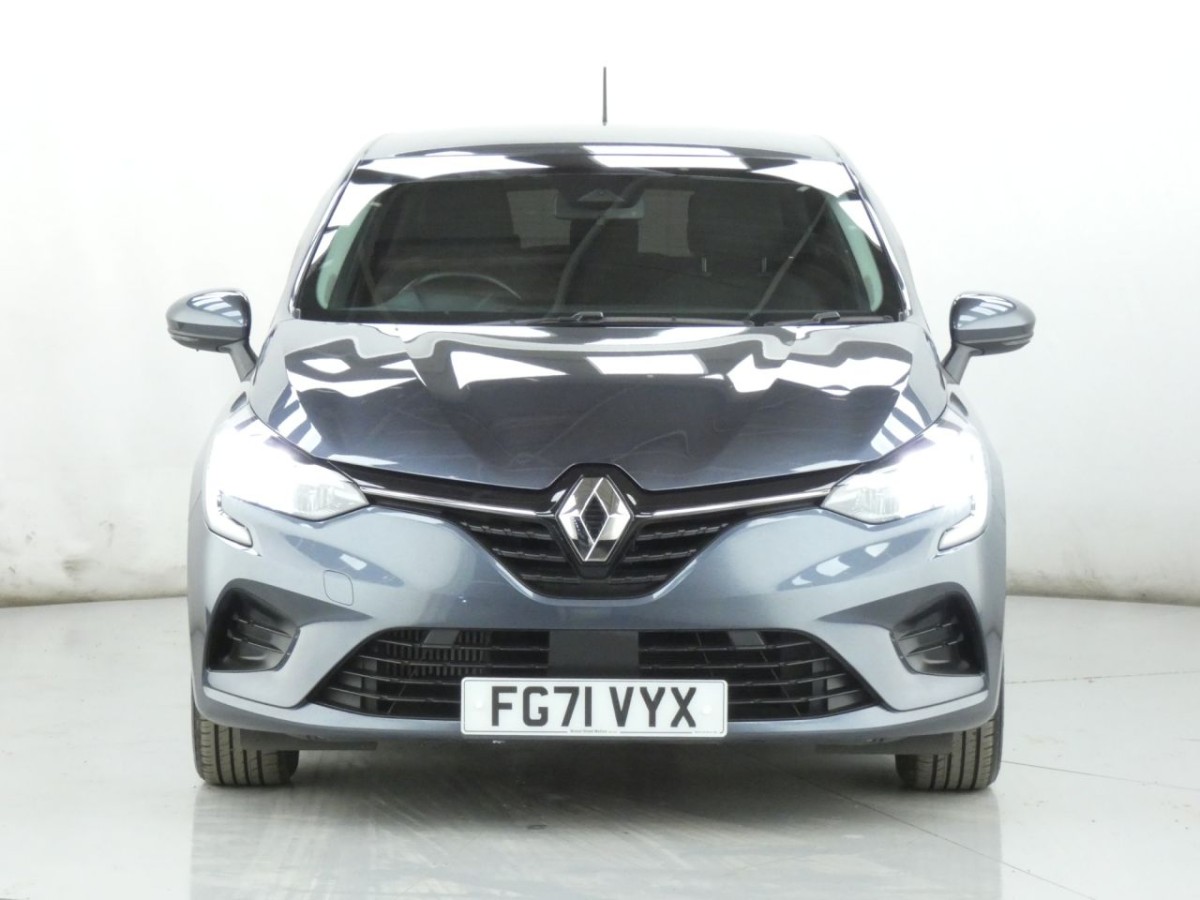 RENAULT CLIO 1.0 ICONIC TCE 5D 90 BHP - 2021 - £9,700