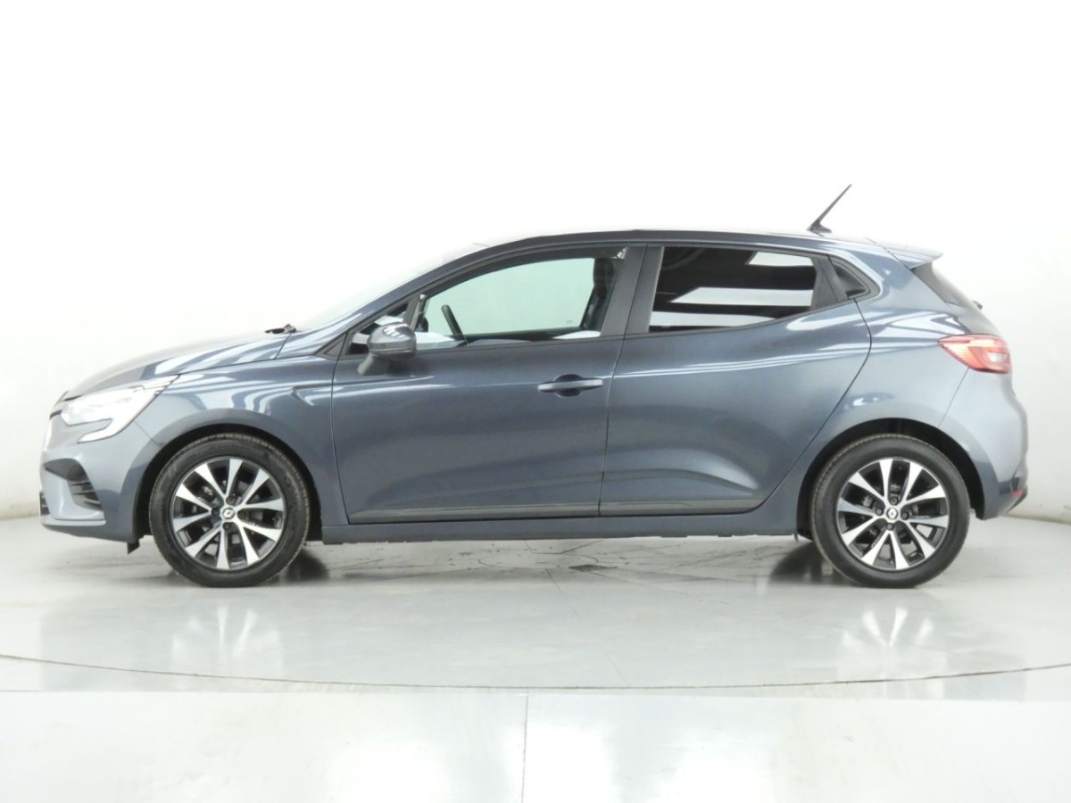 RENAULT CLIO 1.0 ICONIC TCE 5D 90 BHP - 2021 - £9,700