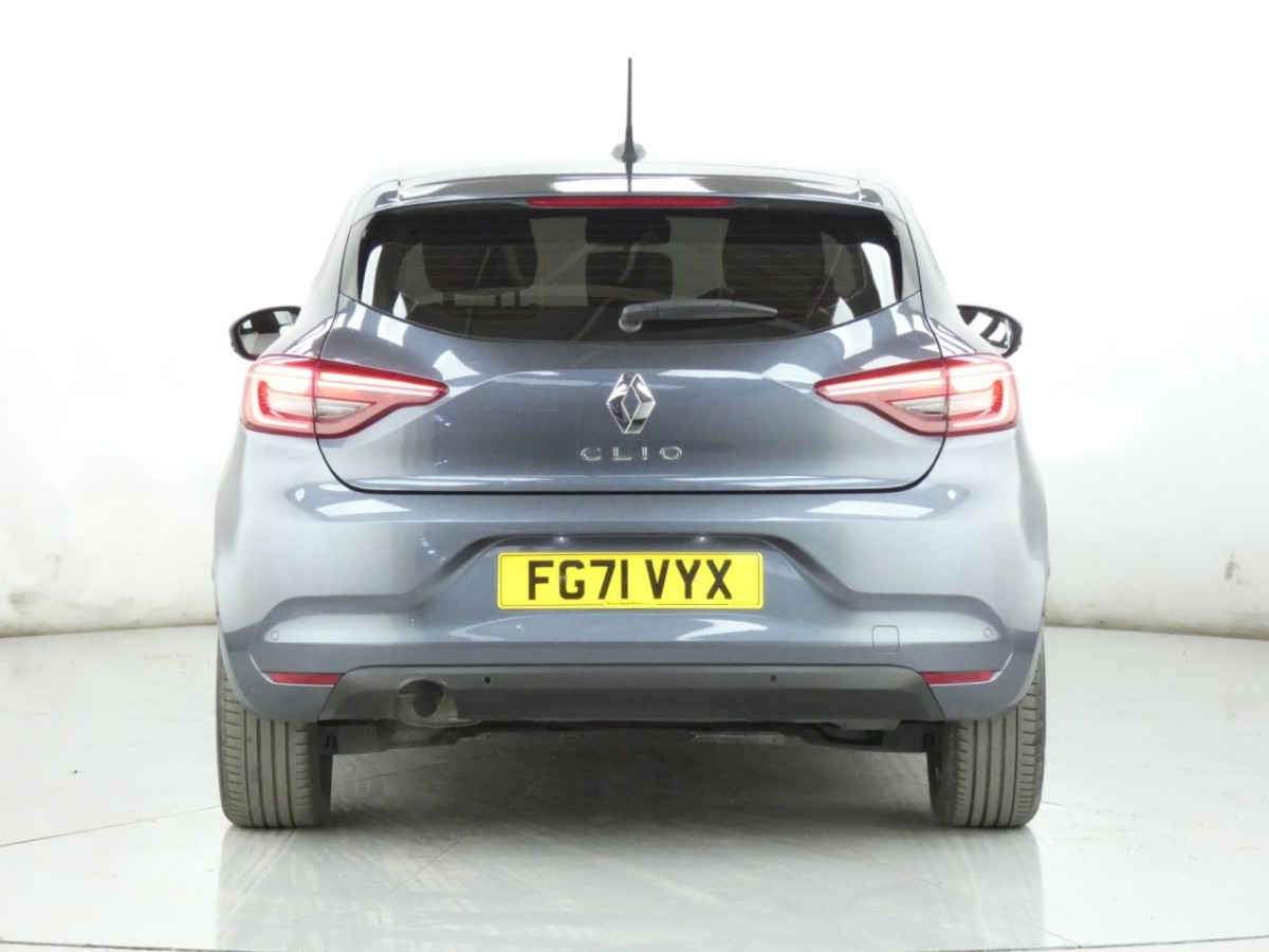 RENAULT CLIO 1.0 ICONIC TCE 5D 90 BHP - 2021 - £9,700