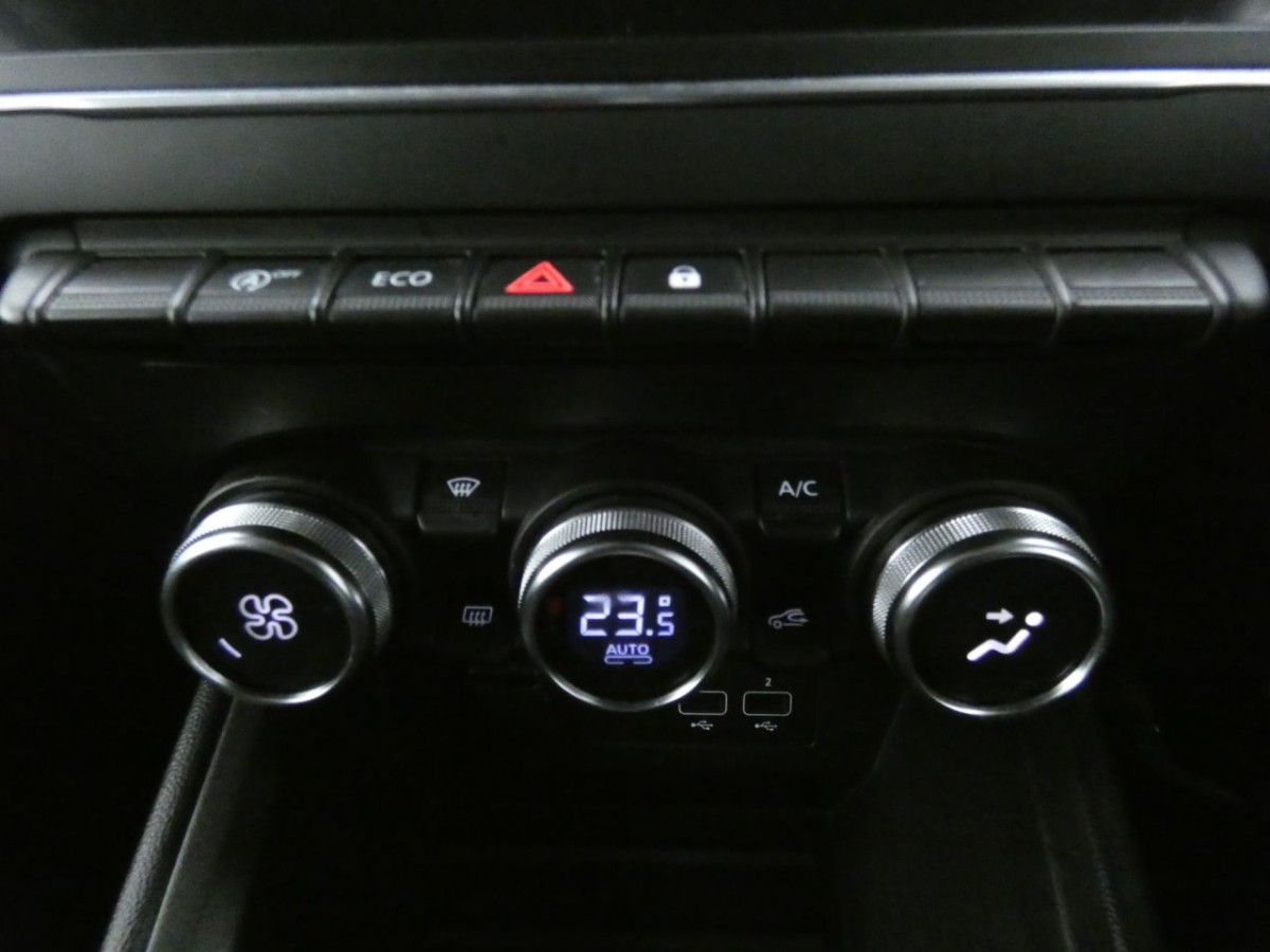 RENAULT CLIO 1.0 ICONIC TCE 5D 90 BHP - 2021 - £9,700